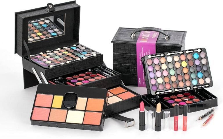 variedad de sets de maquillaje coloridos