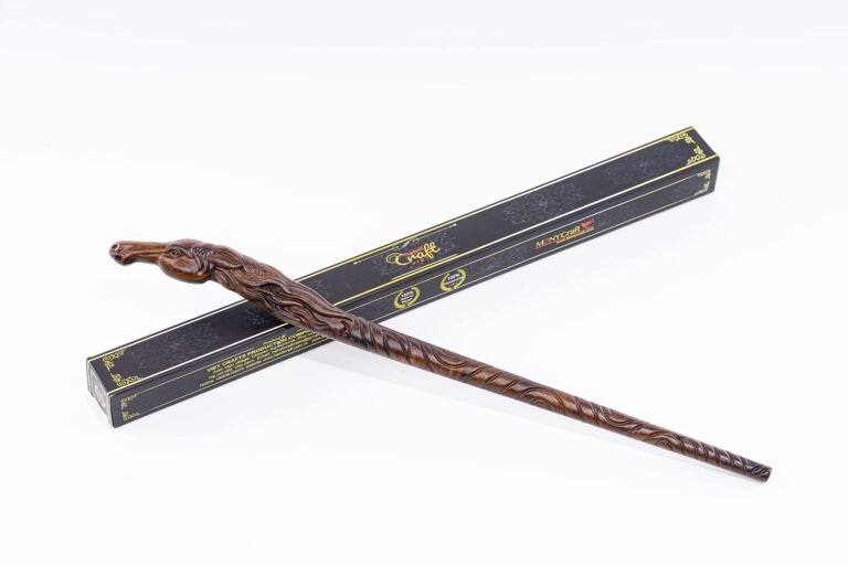 Qué características tiene la varita de Ron Weasley en Harry Potter 4 varita magica de madera y diseno unico