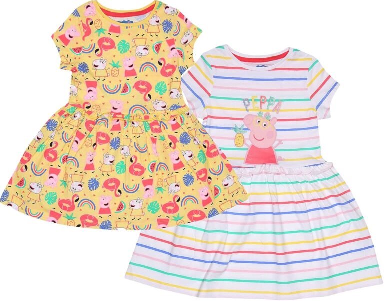 vestido de peppa pig en un parque