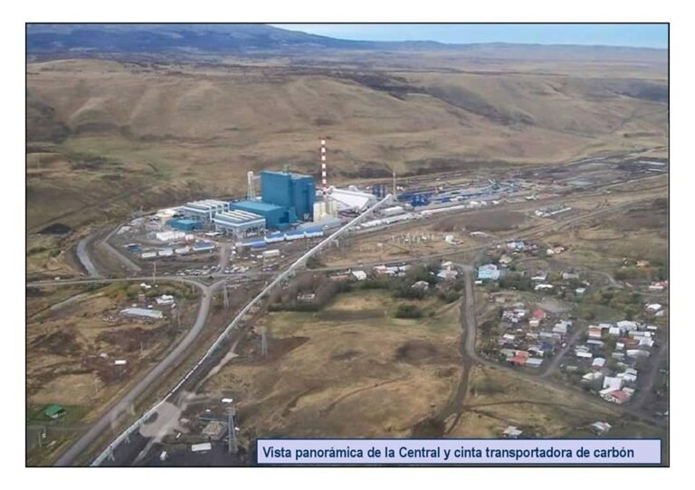 vista aerea de rio gallegos y petroleo