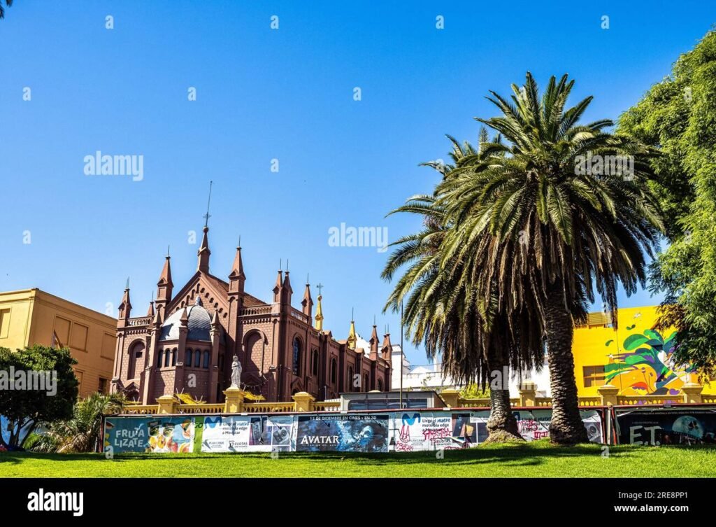 Qué opciones de compras y entretenimiento ofrece Recoleta Urban Mall en Buenos Aires