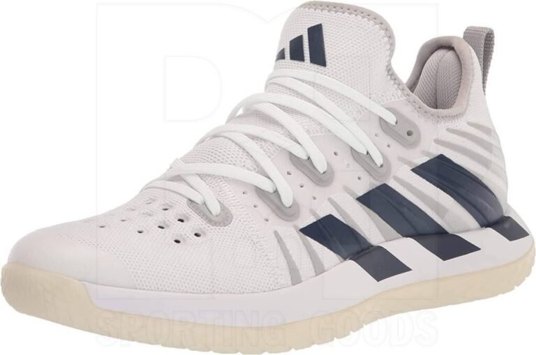 Qué modelos de zapatillas Adidas son ideales para jugar al hockey 15 zapatillas adidas en accion sobre la cancha