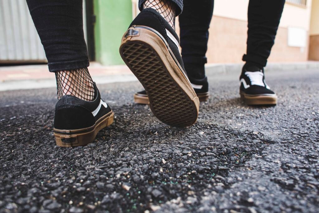 Por qué son tan populares las zapatillas Black and Gum Vans